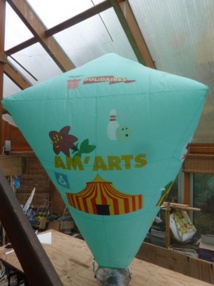 Galerie éphémère dans les locaux et commerces : 15 artistes 'de papier' s'exposent ! Galerie éphémère dans les locaux et commerces : 15 artistes 'de papier' s'exposent !