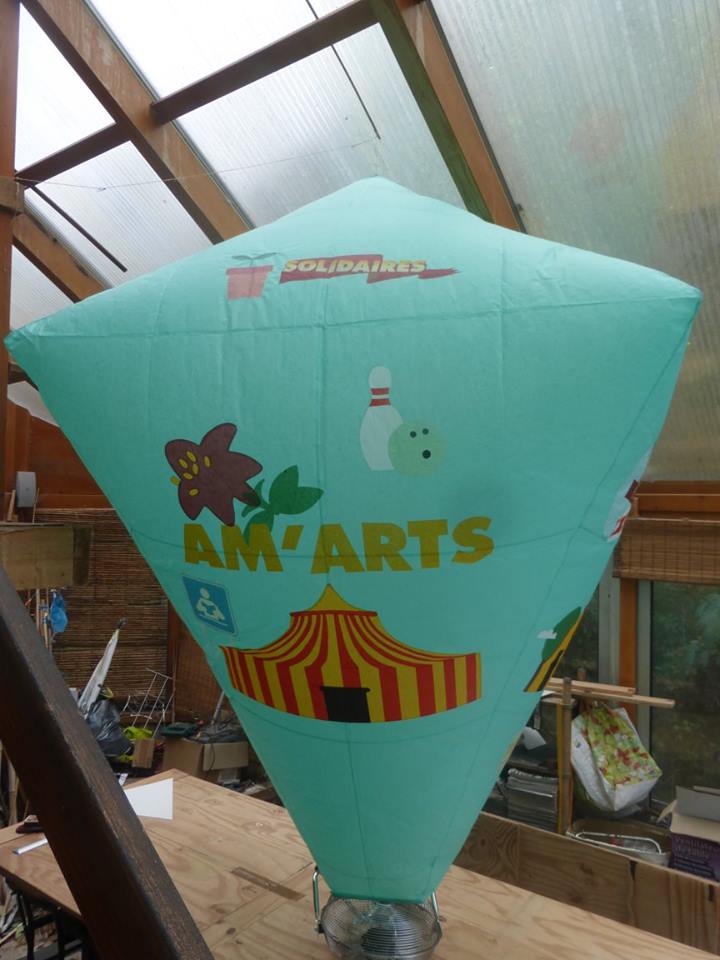 Galerie éphémère dans les locaux et commerces : 15 artistes 'de papier' s'exposent ! Galerie éphémère dans les locaux et commerces : 15 artistes 'de papier' s'exposent !