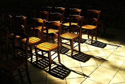 Je me ressource et trouve de la sérénité dans une église Je me ressource et trouve de la sérénité dans une église