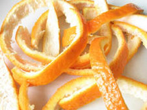 Je garde mes épluchures d’agrumes pour parfumer mes armoires et vestiaires. Je garde mes épluchures d’agrumes pour parfumer mes armoires et vestiaires.